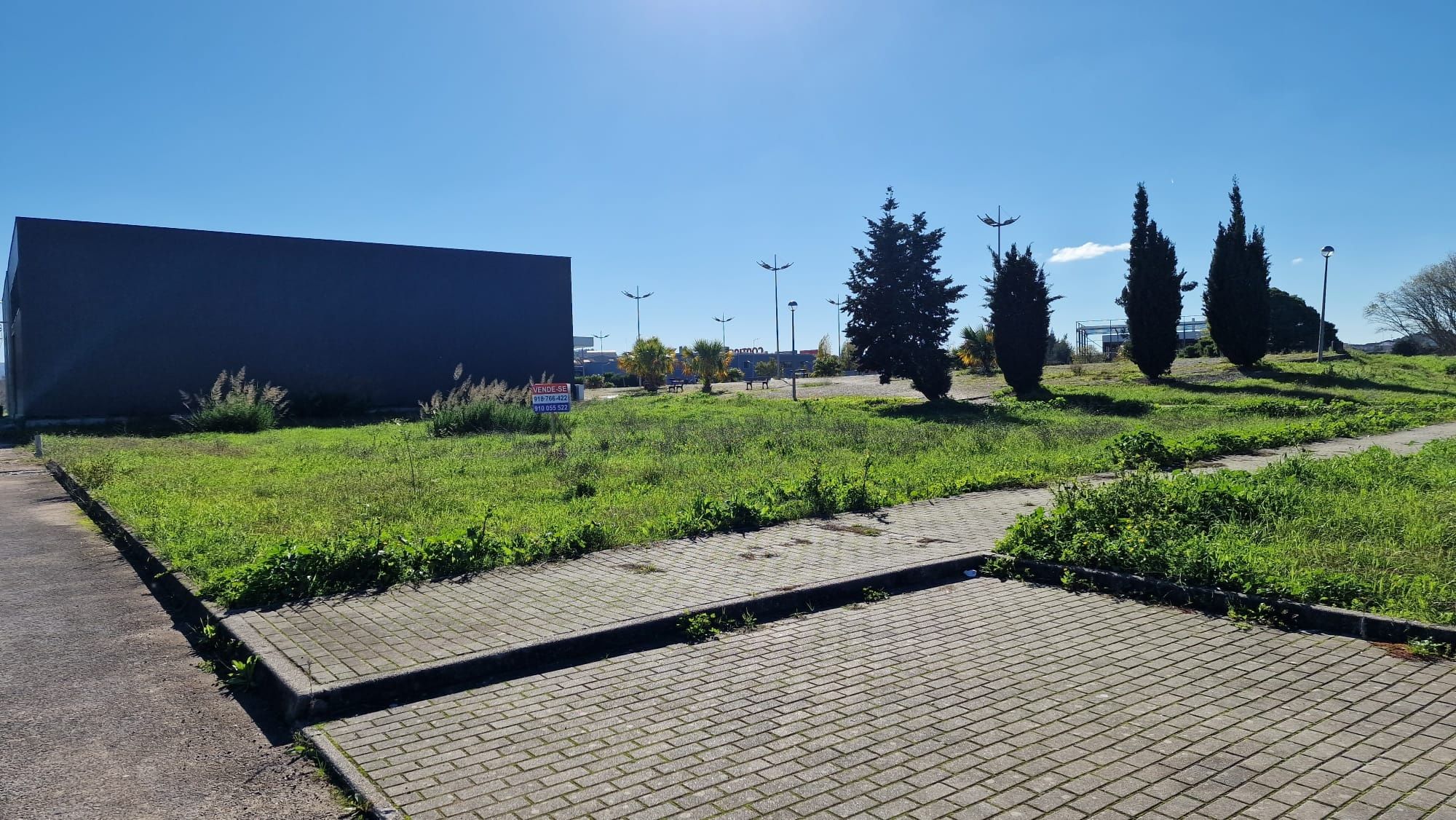 Lote de terreno industrial junto ao Continente - Bombarral