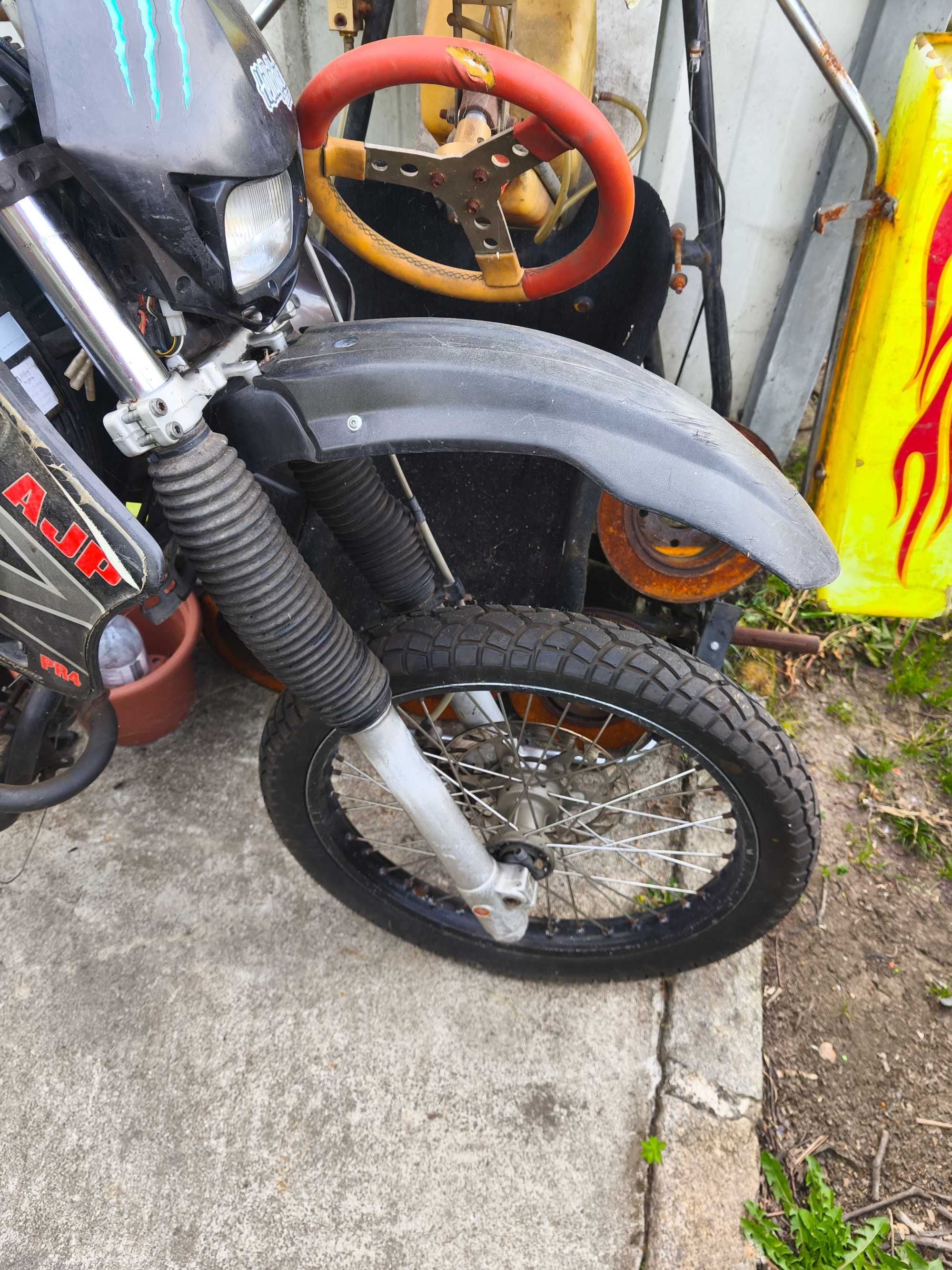 Vendo moto ajp 125