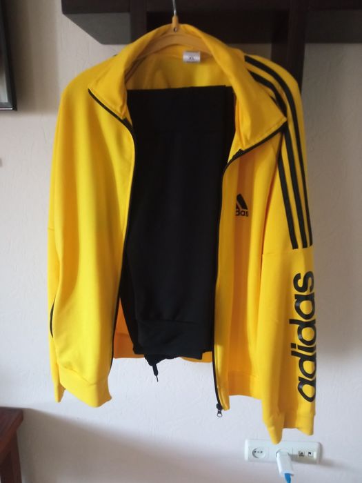 Спортивний костюм