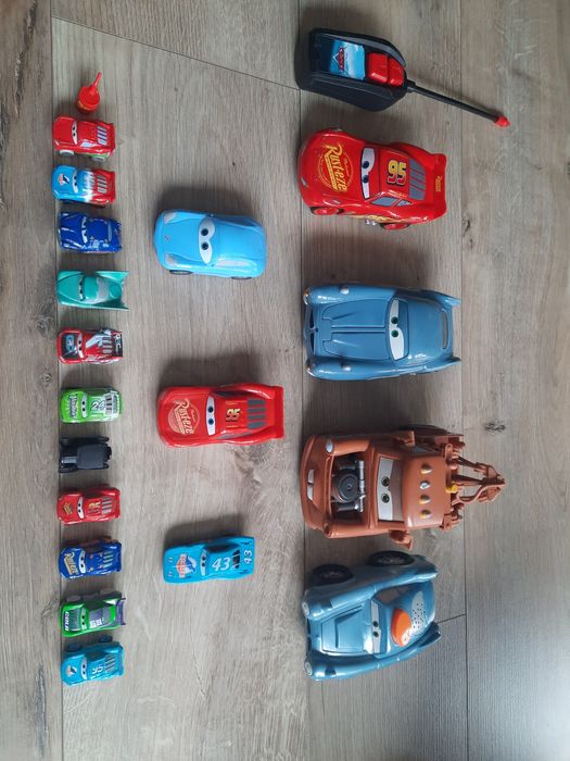 Zestaw 18 aut z bajki Auta Pixar