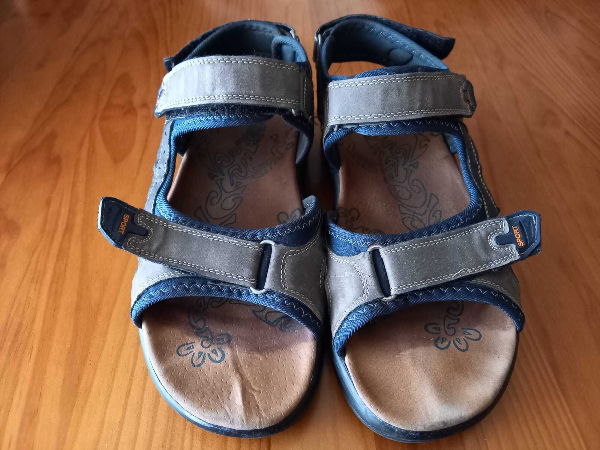Sandálias de Homem com Velcro: Tamanho 43