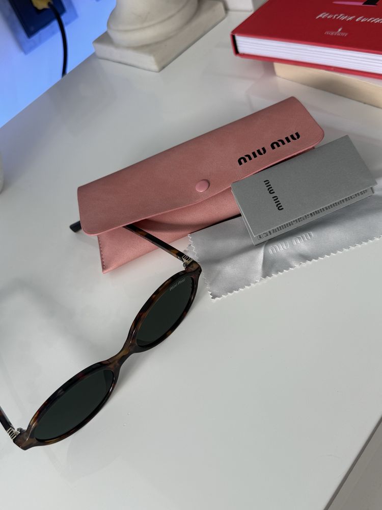 Oculos MiuMiu tartaruga