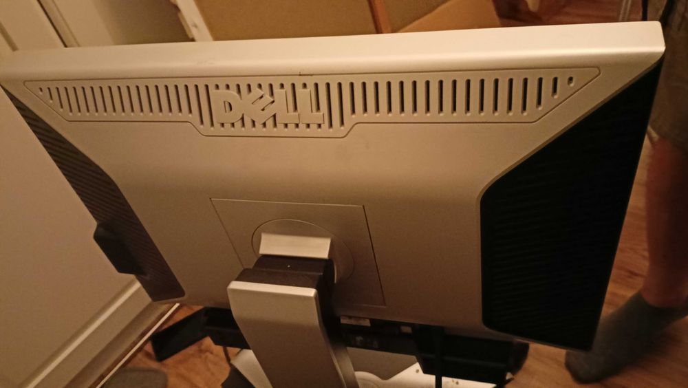 Monitor Dell 2007WFPb (2208WFP 22" 1680 x 1050) + oryginalne głośniki