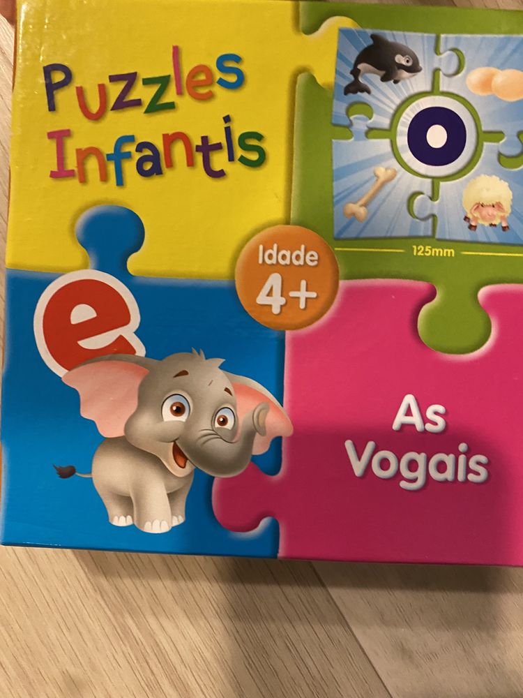 Puzzle jogo educativo As vogais