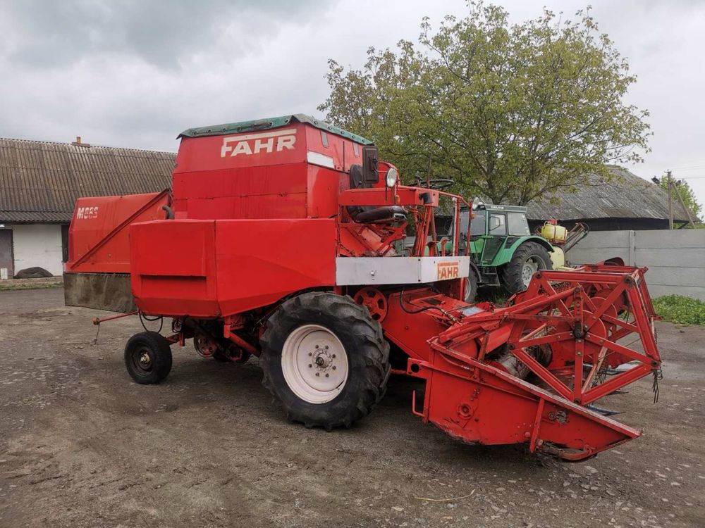 Продаю DEUTZ FAHR M88S комбайн