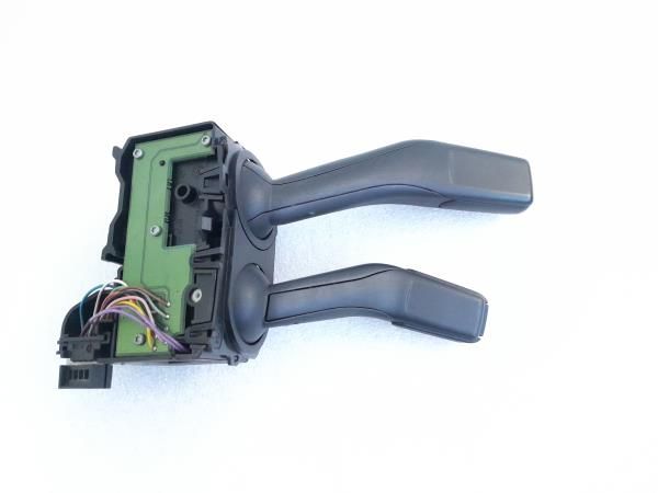 Conjunto / manetes de luzes e limpa vidros AUDI A3 (8P1)