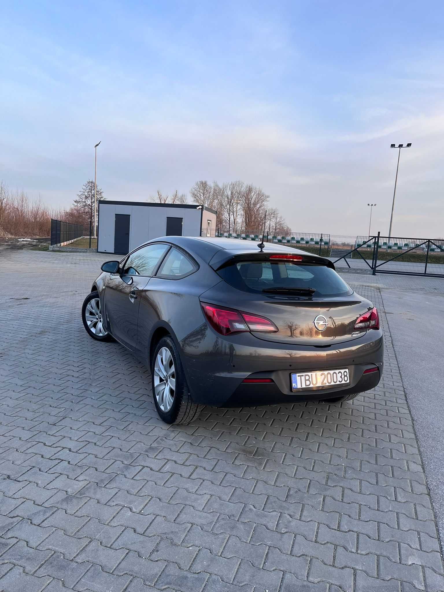 Opel astra j GTC 1.4 2014r.