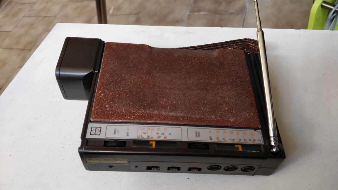 Rádio Tv Vintage Panasonic Tr 1001 S