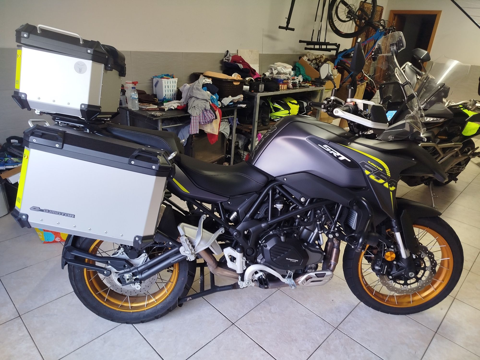 Qj motor srt 550 X