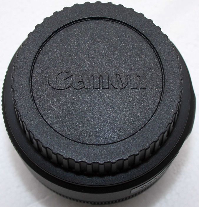 Canon EF 50mm f/1.8 STM. Pudełko.
