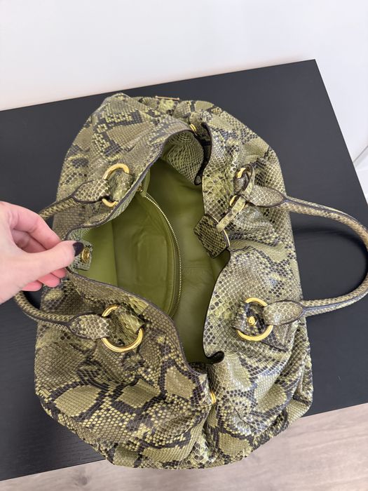 Сумка Prada из питона. Оригинал!
