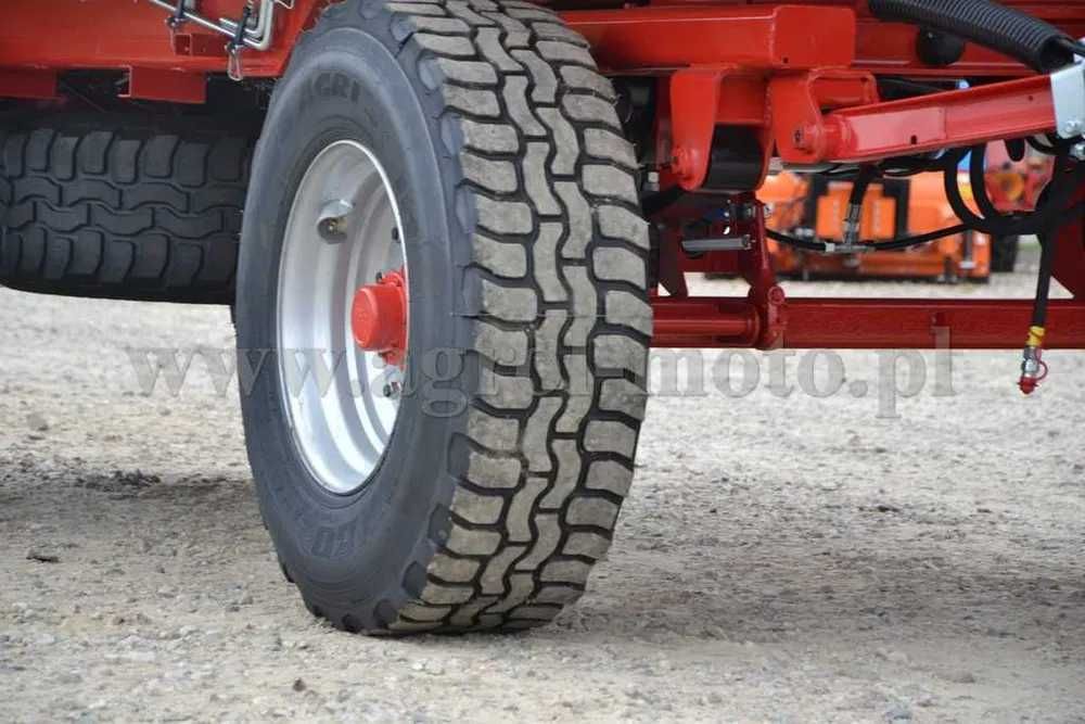 Przyczepa dwuosiowa pronar PT610 i PT612 szerokość paletowa 10/12 ton