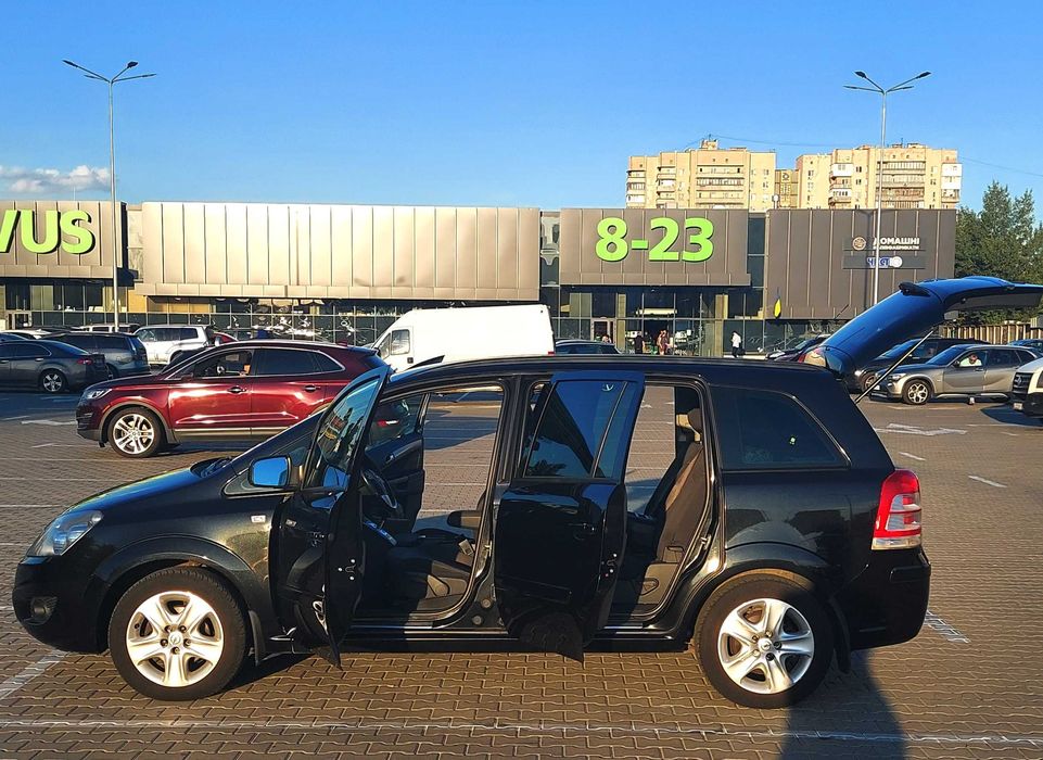Opel Zafira B Family --7 місне авто в максимальній комплектації Enjoy+