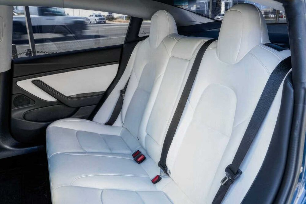 Tesla Model 3 Long Range      2019