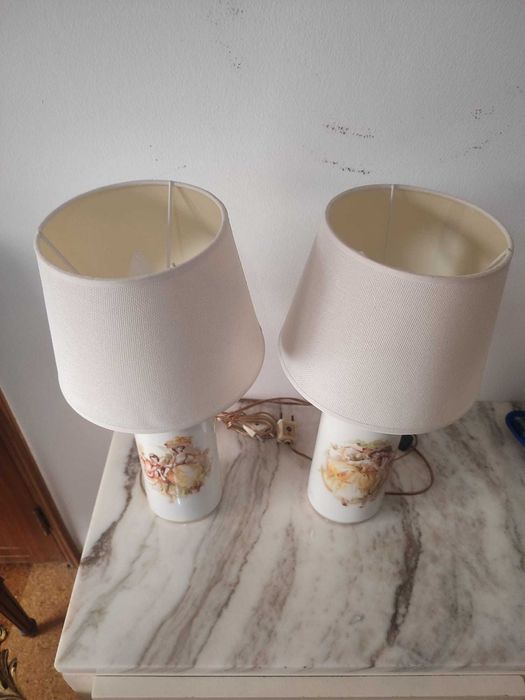 Candeeiros antigos para mesinhas de cabeceira