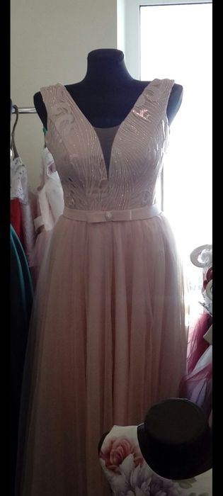 Випускне Плаття 44 розмір