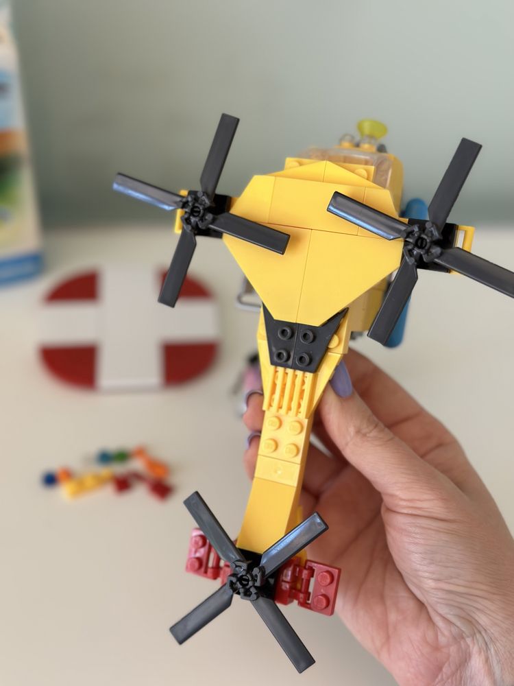 Конструктор Cobi Action Town Light Rescue Helicopter (сумісний з Lego)