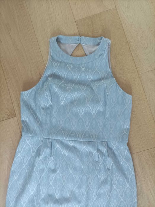 Piękna elegancka sukienka do kolana na podszewce 44