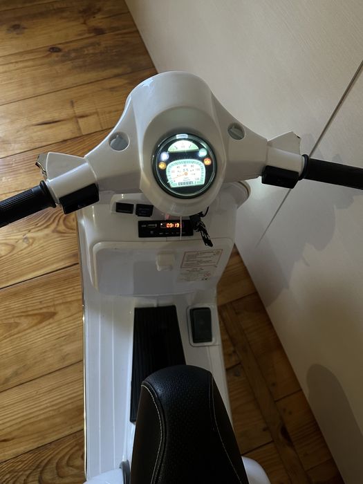 Дитячий мотоцикл Vespa (оригінальний)