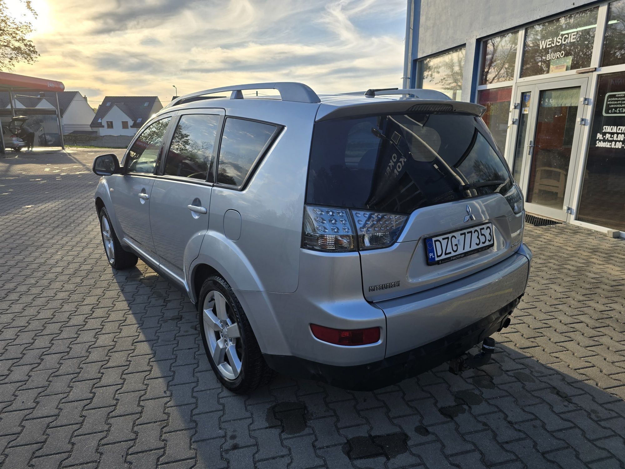 Mitsubishi Outlander 2