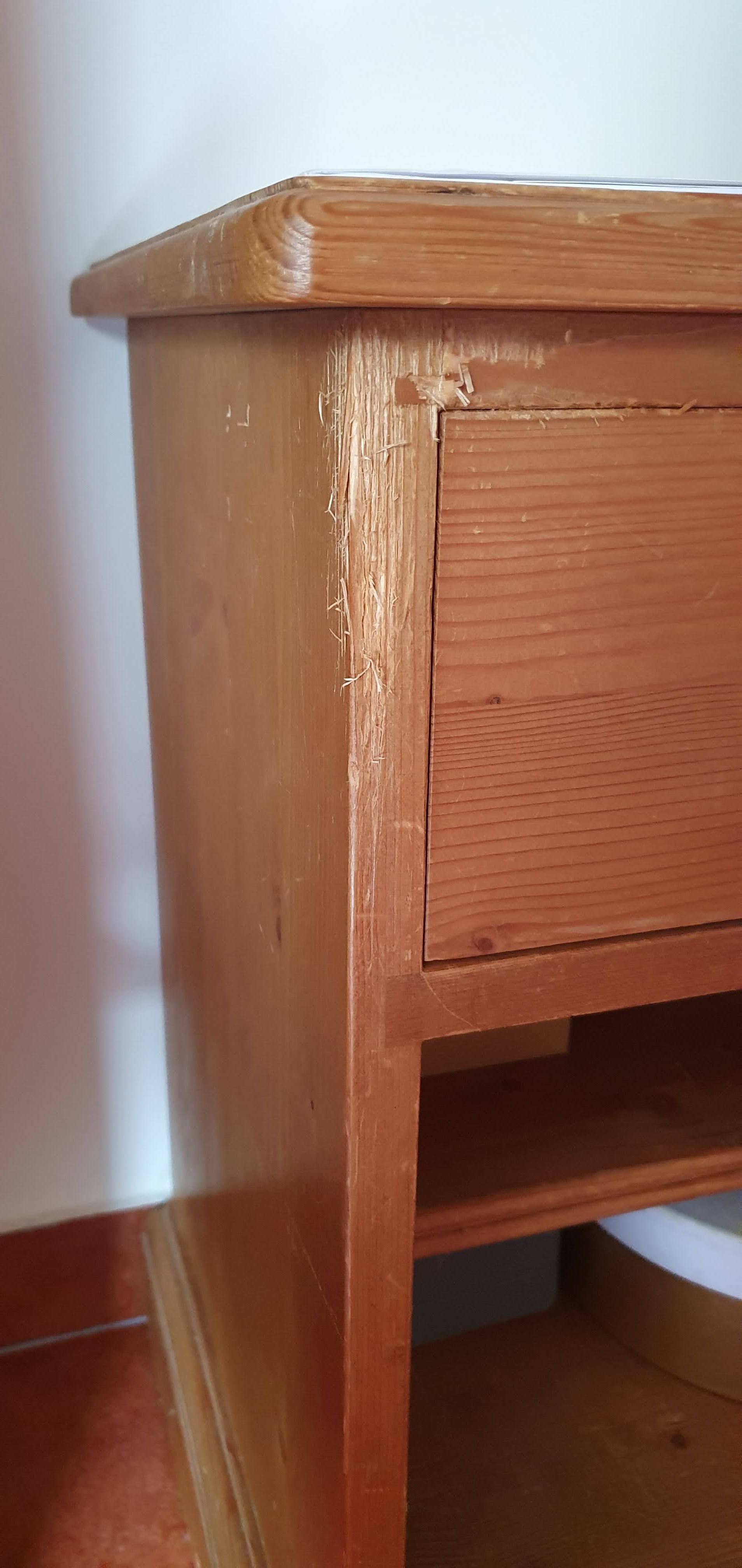 Mesinha de cabeceira Pinho Maciço