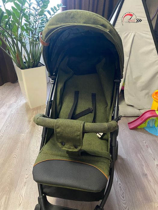 Прогулянковий візочок