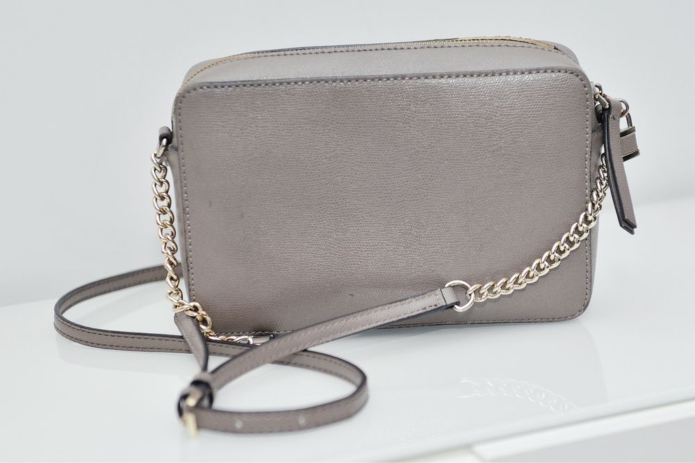 Listonoszka GUESS