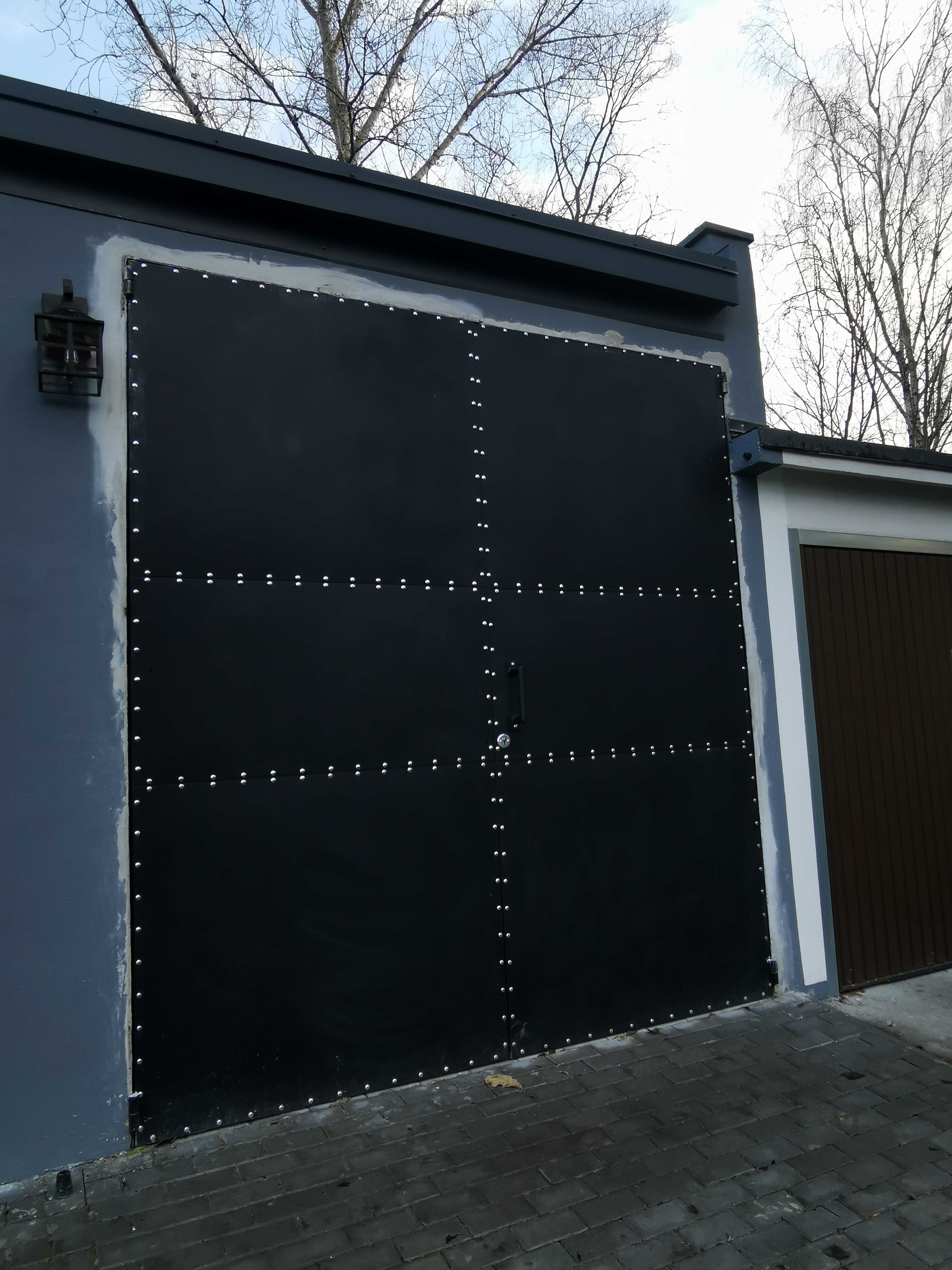 wynajmę nowy garaż 20m2 (wysokość 2,90-BUS) Strzelińska