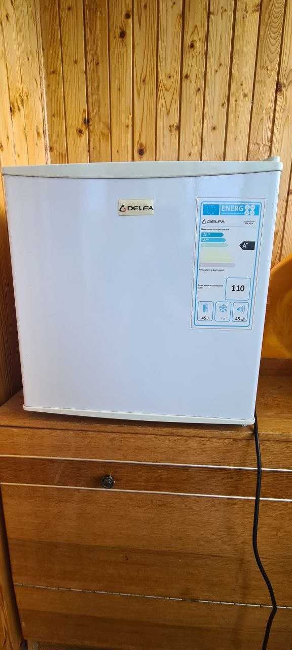 Однокамерний холодильник DELFA DRF-65L (N)