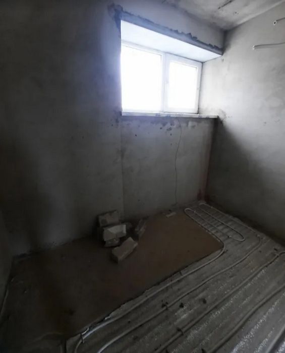 Продаж 4к квартири 115 кв. м на вул. Євгена Коновальця
