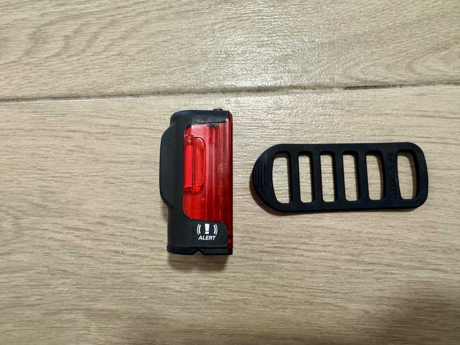 Luz bicicleta Lezyne - Strip Drive+ Alert StVZO