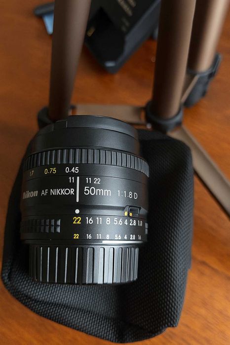 Nikon D3100 + dodatkowy obiektyw + statyw + 2 akumulatory + torba