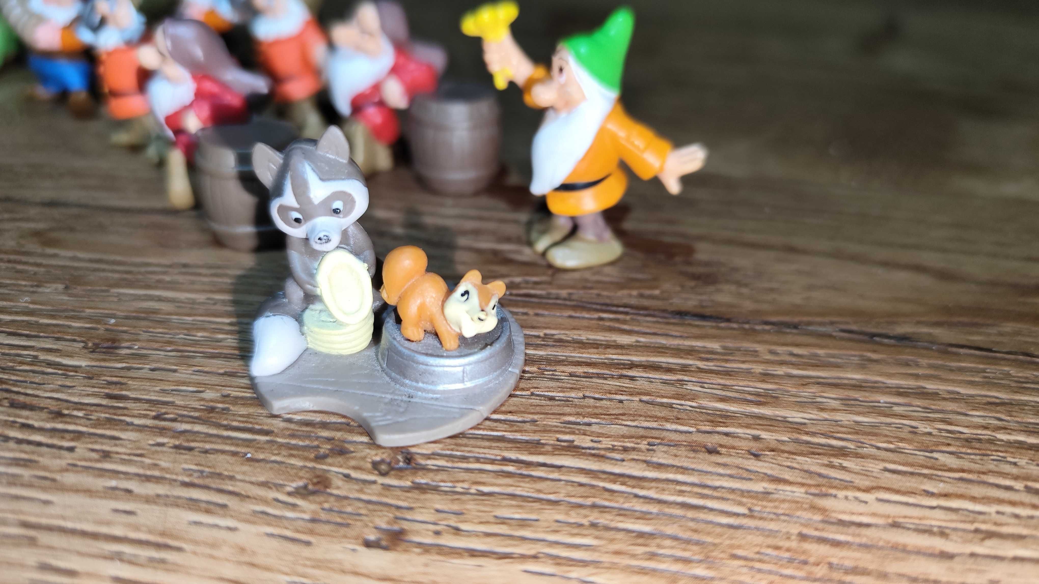 Figurki Kinder Disney Królewna Śnieżka i krasnoludki PRL Albert Heijn