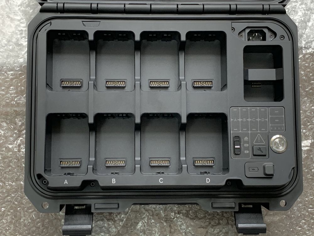 Нова зарядна станція DJI BS30 для Matrice 30 TB30 Intelligent Battery