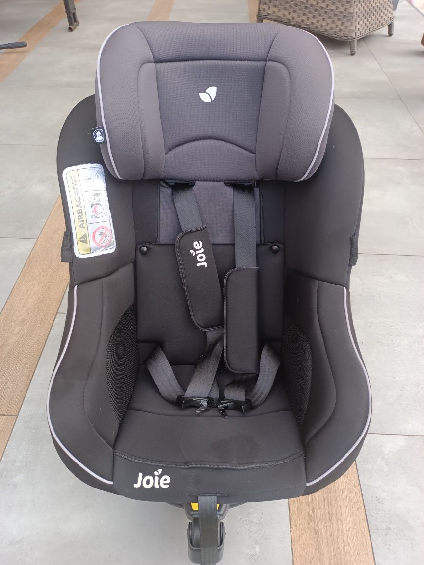 Fotelik obrotowy Joie 0-18 kg z bazą ISOFIX
