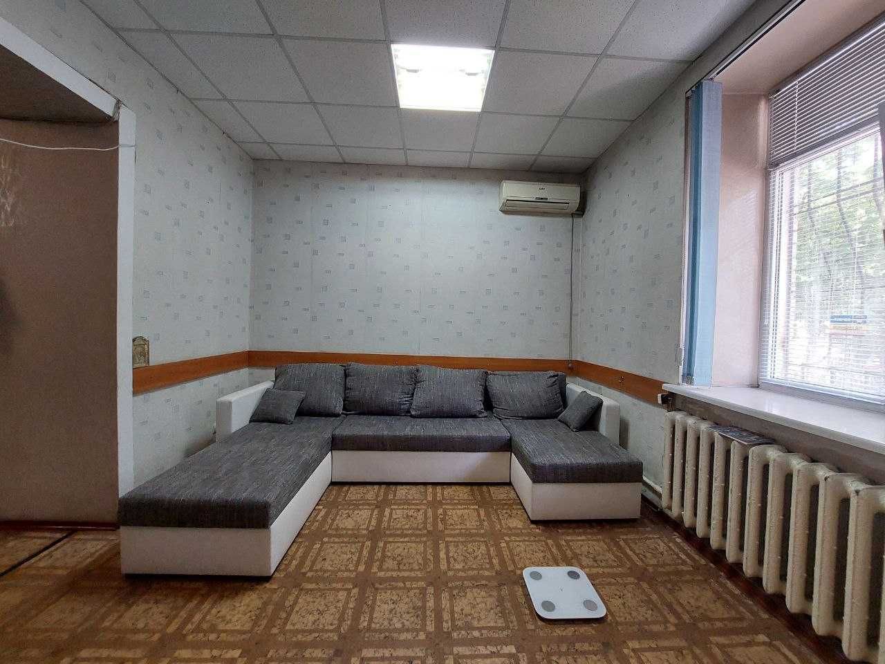 Угловой диван в хорошем состоянии 280x180