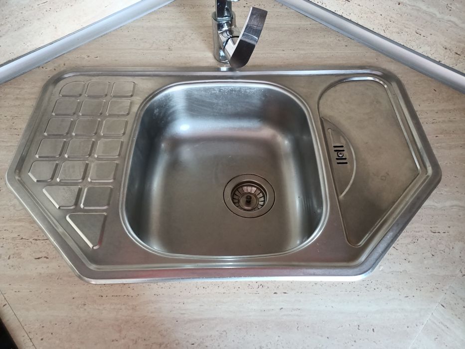Zestaw mebli ze sprzętami