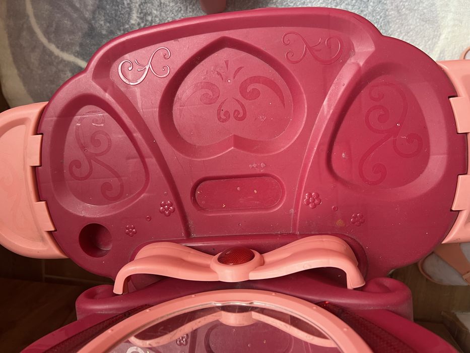 Туалетний столик для дівчинки