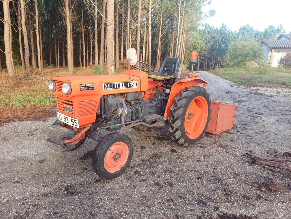 Trator Kubota L175 com documentos