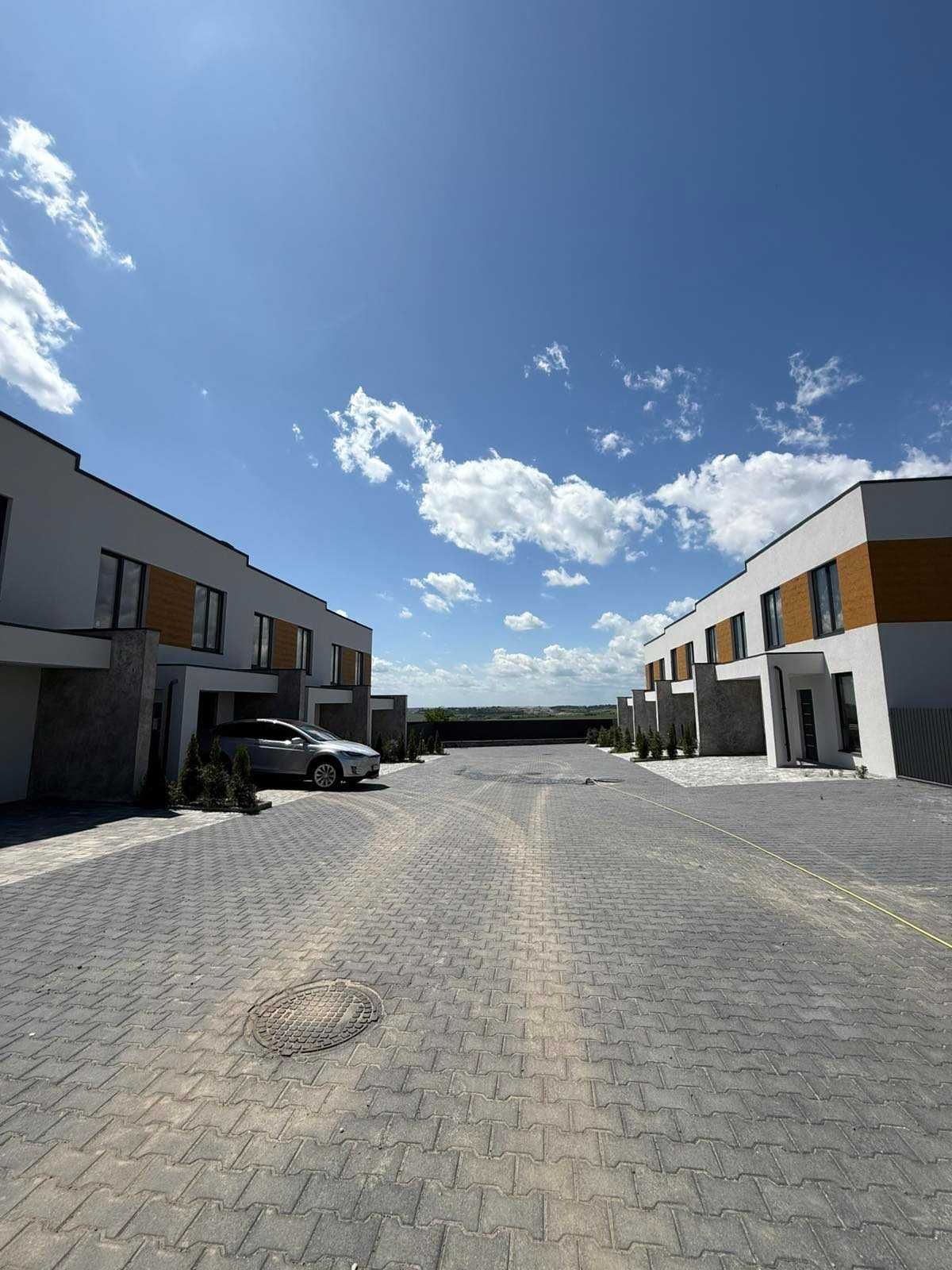 Продаж таунхауса з власною ділянкою Отрадне ID 39499