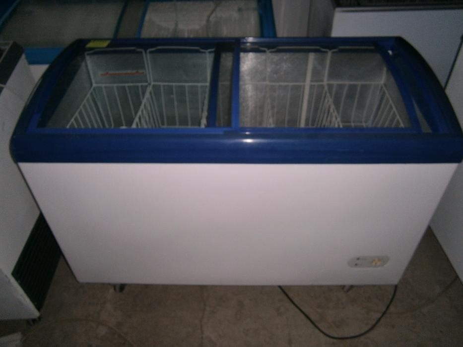 ларь-морозильный-200 300 400. литр. Витрины холодильные