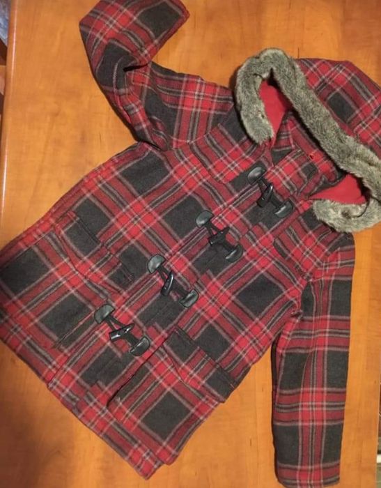 Śliczny Płaszczyk chłopięcy