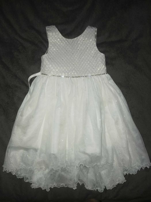 Красиве нарядне плаття на новий рік, випускний для дівчинки р.110