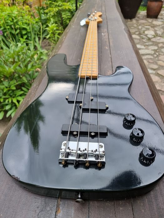 Polska lutnicza gitara basowa Jantar 4 str.