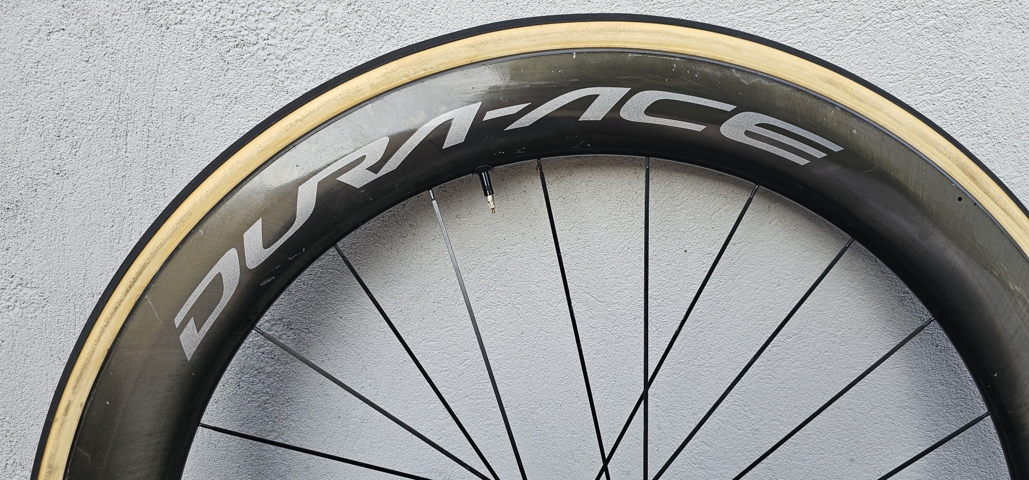 Koło 28" Dura-Ace  WH-R9170.  Carbon, Nowa szytka.