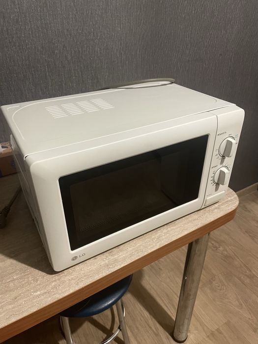 Микроволновая печ микроволновка LG