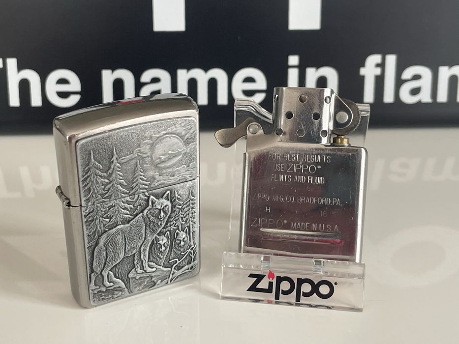 Zapalniczka Zippo Timberwolves, wilki leśne, Brushed Chrome
