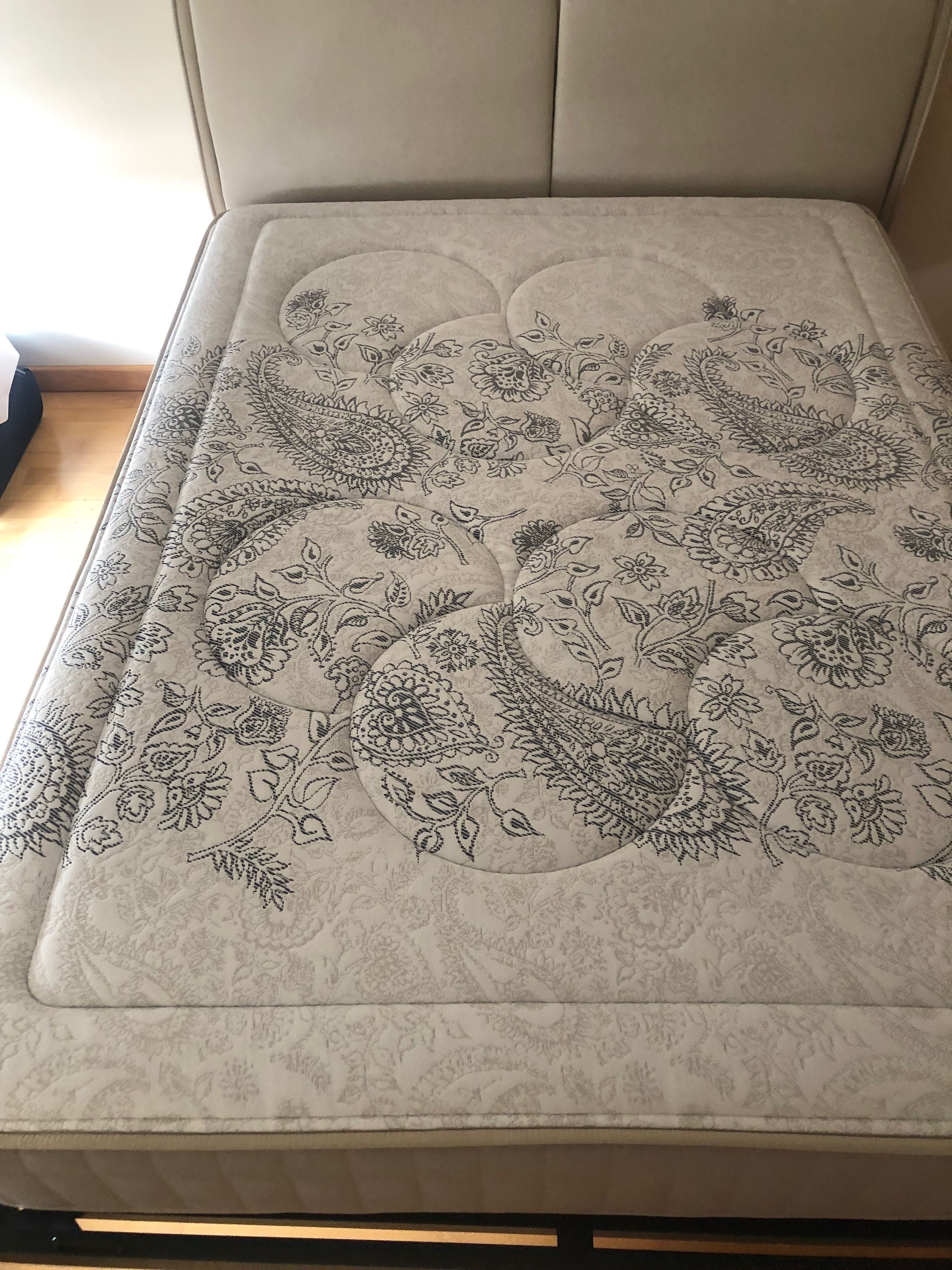 Cama e colchão Moviflor