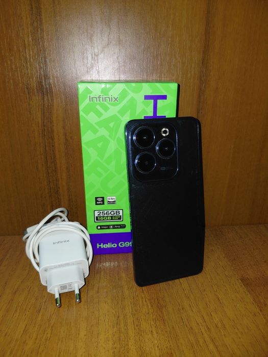Смартфон Infinix Hot 40 Pro
