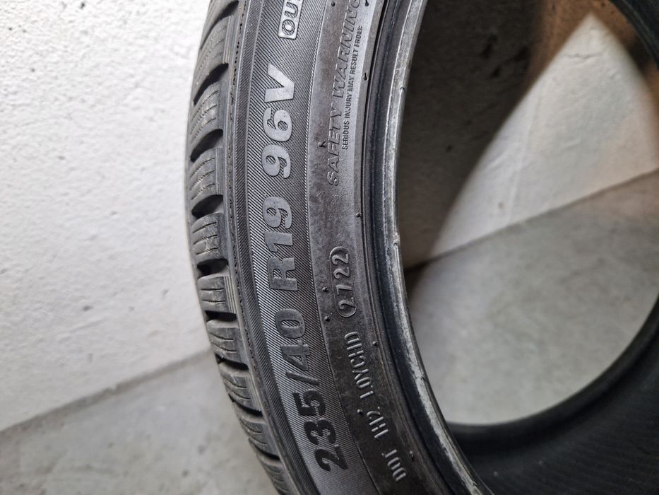 Opony 19 zima KUMHO 235x40